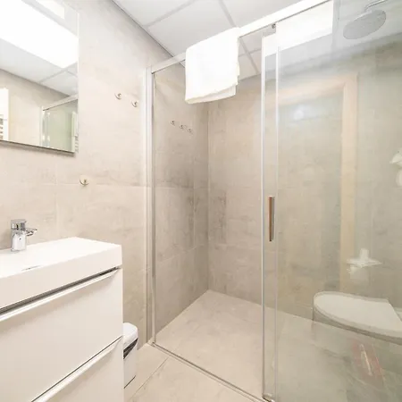 Downtown - Sauna, Ac - By Rentujemy Apartman